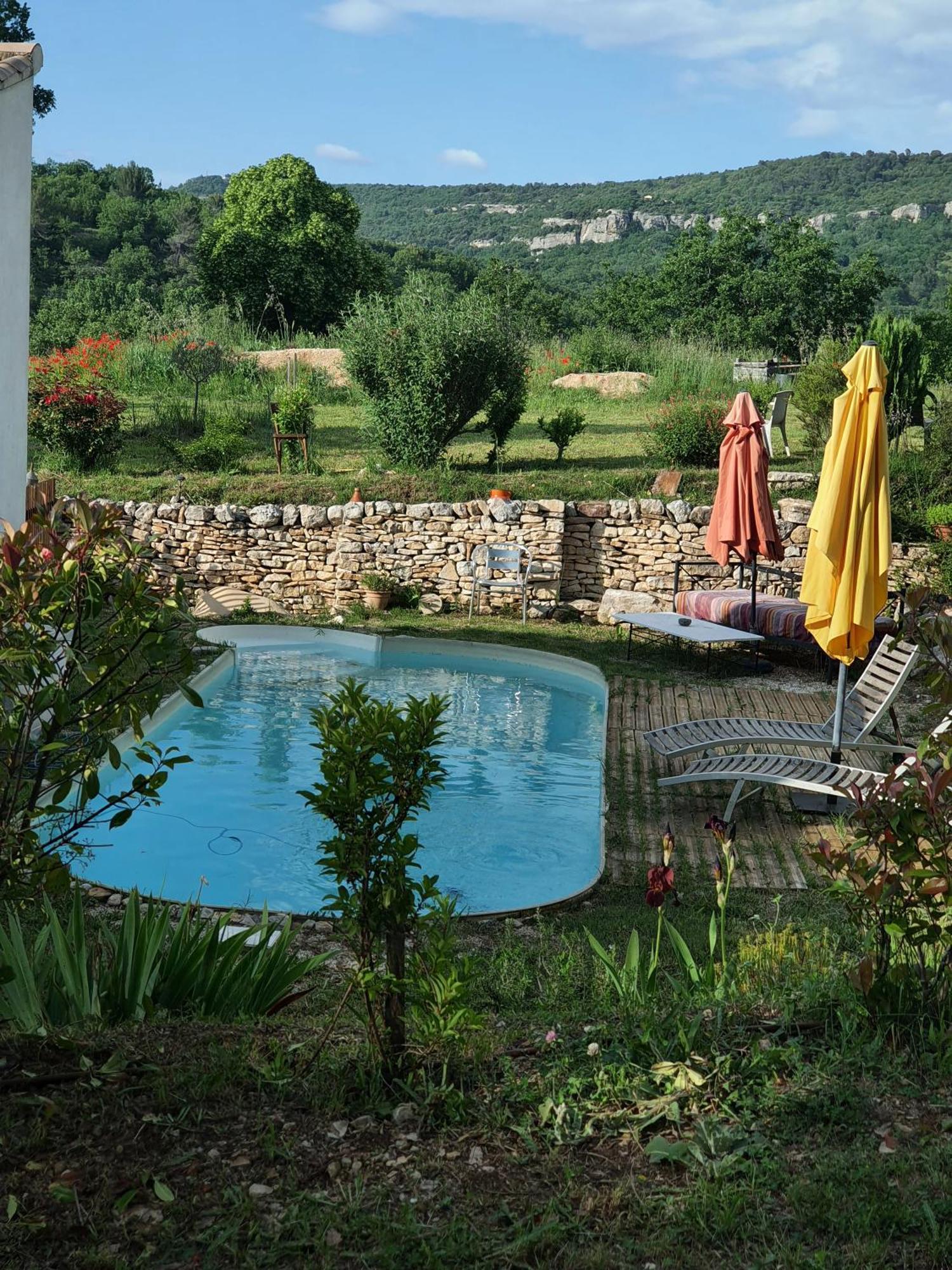 Hanna En Luberon - Le Boisset Saint-Martin-de-Castillon Exterior foto