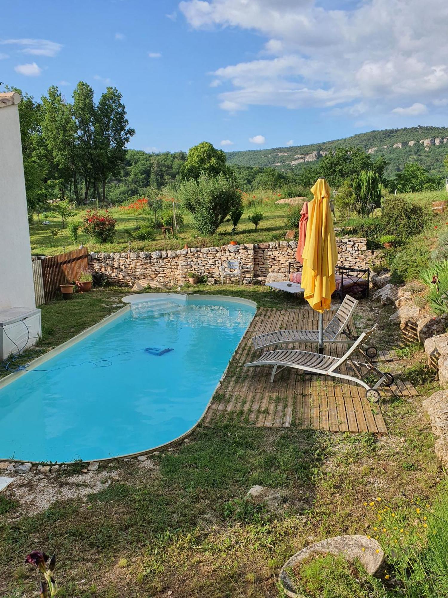 Hanna En Luberon - Le Boisset Saint-Martin-de-Castillon Exterior foto